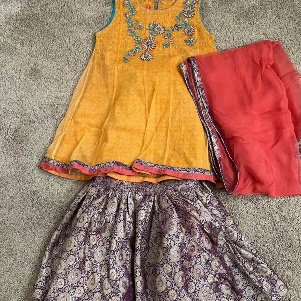 Girls 4-5 years old, pakistani 3 piece